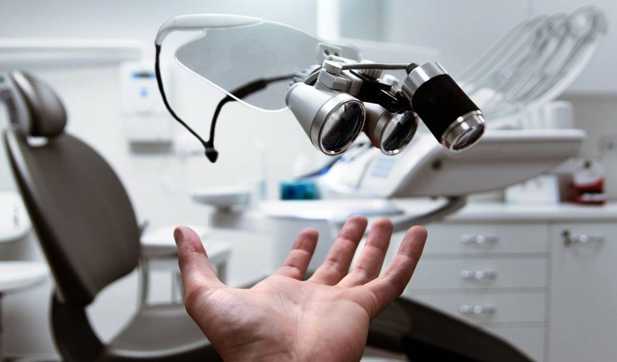 Breaking the Cycle: How Professional Physiotherapy Equipment Addresses Chronic Back Pain