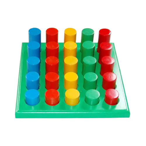 Round Peg Board With 25 Pegs
